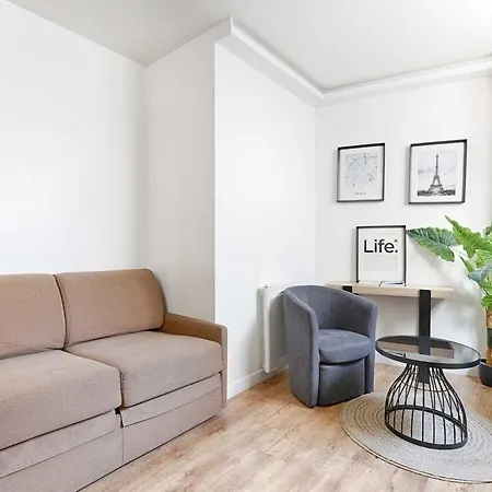 2br Montmartre Chapelle