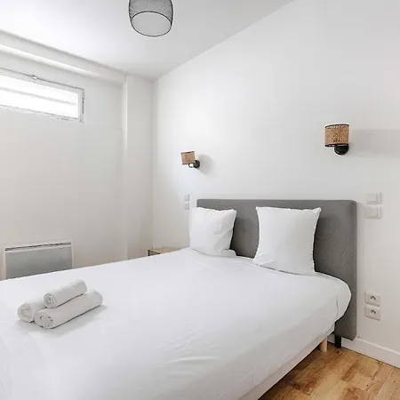 Apartment 2br Montmartre Chapelle