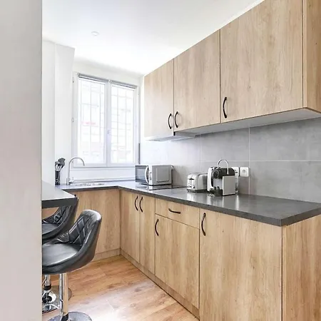 2br Montmartre Chapelle Paris